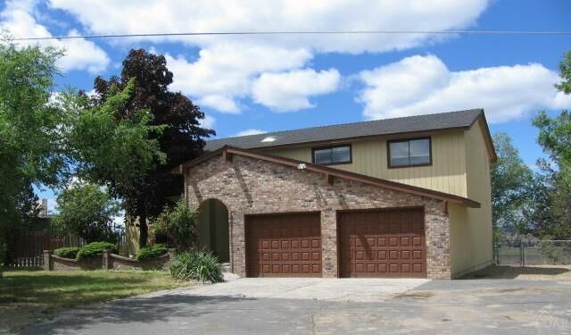 Property Photo: 586 Northeast Bean Dr OR 97741