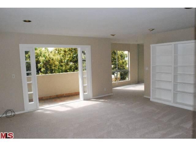 Property Photo: 1023 Hancock Ave 214 CA 90069