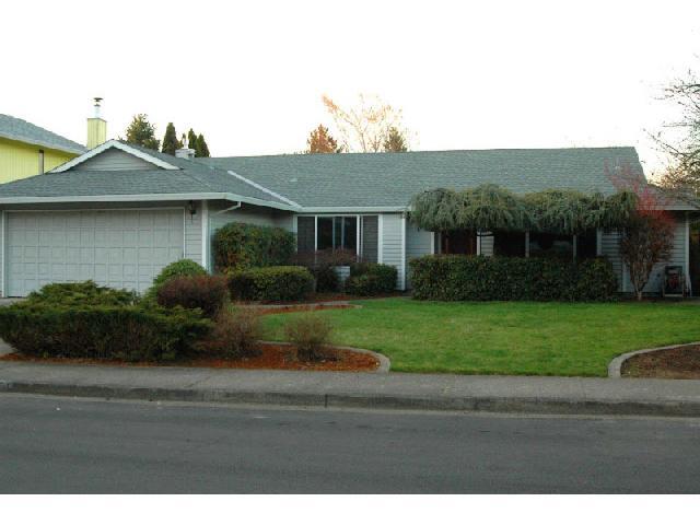 Property Photo:  951 SW Willow Creek Dr  OR 97006 