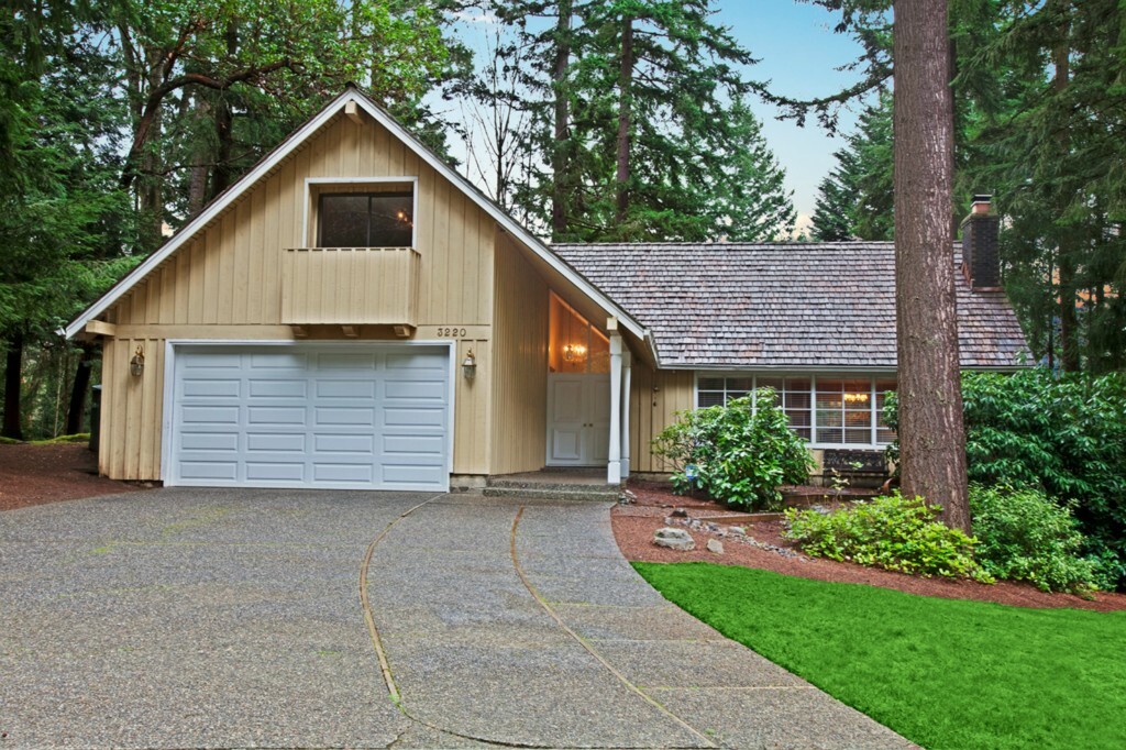 Property Photo:  3220 129th Ave NE  WA 98005 