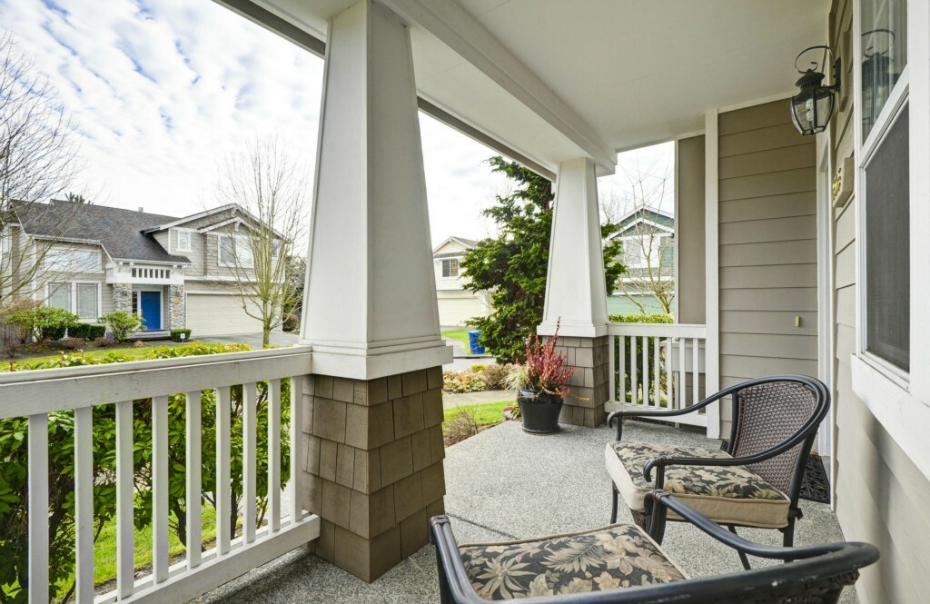 Property Photo:  505 Chelan Place NE  WA 98059 