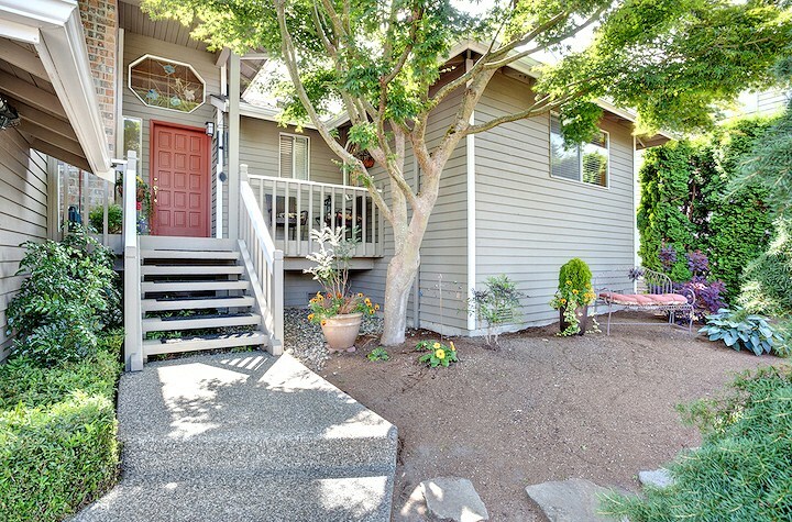 Property Photo:  1031 A Ave S  WA 98020 