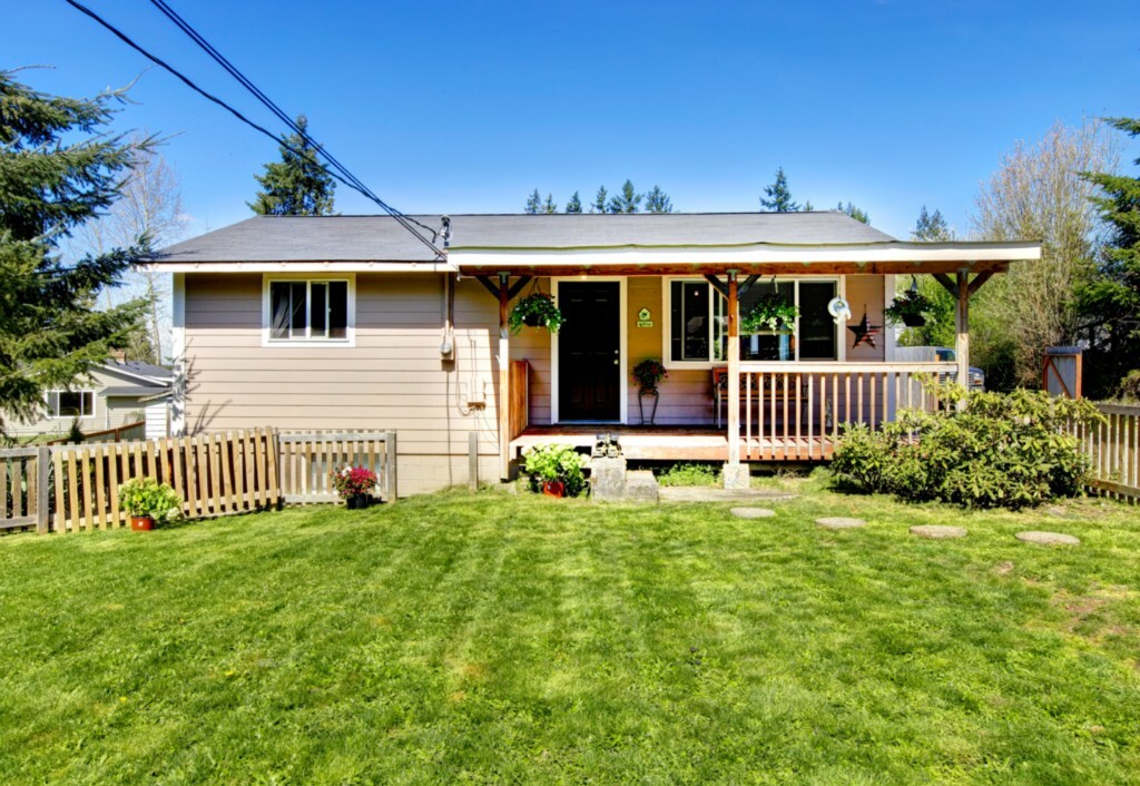 Property Photo: 10605 144th St E WA 98374