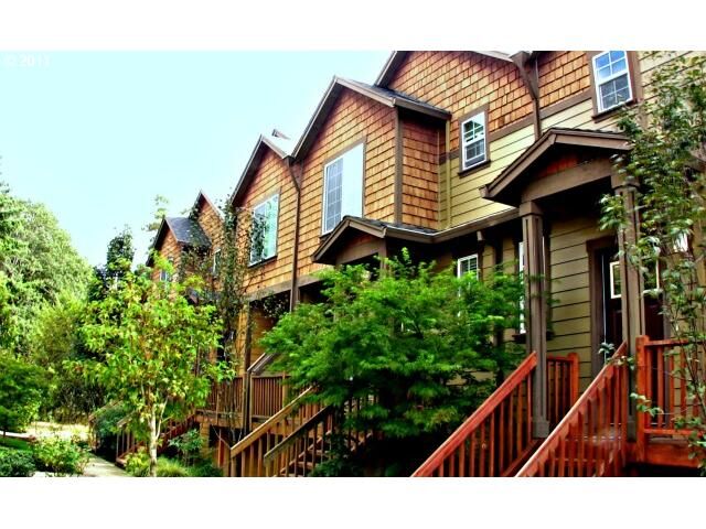 Property Photo:  1061 SW 162nd Ave  OR 97006 