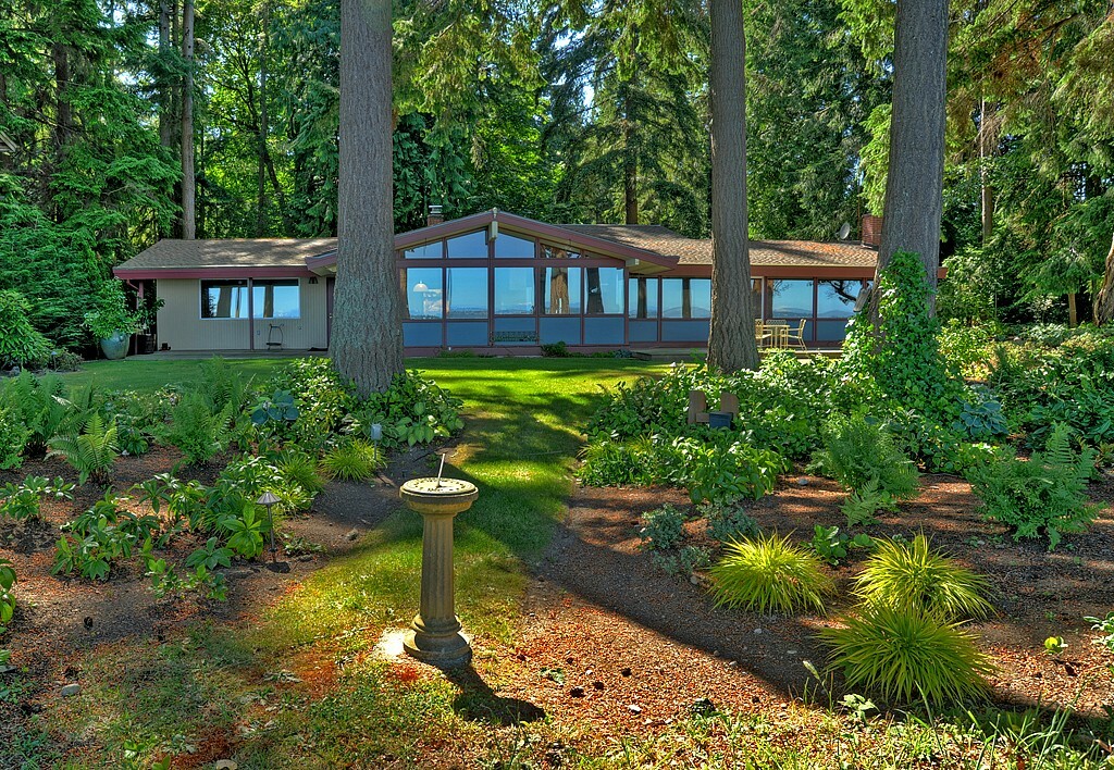 Property Photo:  10487 NE Sunrise Bluff Lane  WA 98110 