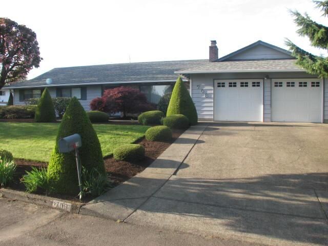 Property Photo:  708 NW Wildwood Dr  WA 98665 
