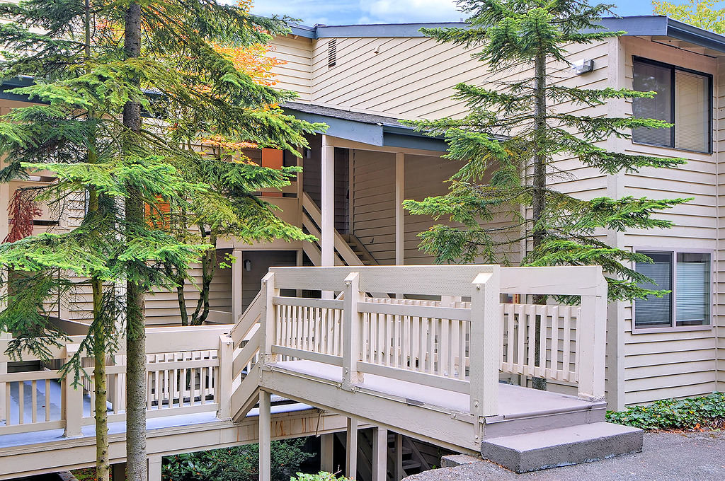 Property Photo: 9398 Redmond Woodinville Rd E231 WA 98052