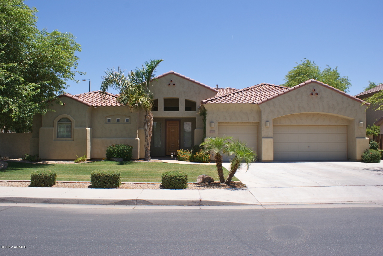 Property Photo:  2479 S Dakota Place  AZ 85286 