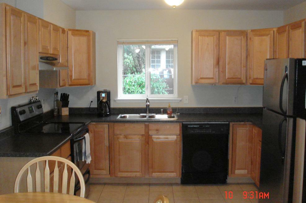 Property Photo: 607 29th St SE A2 WA 98002