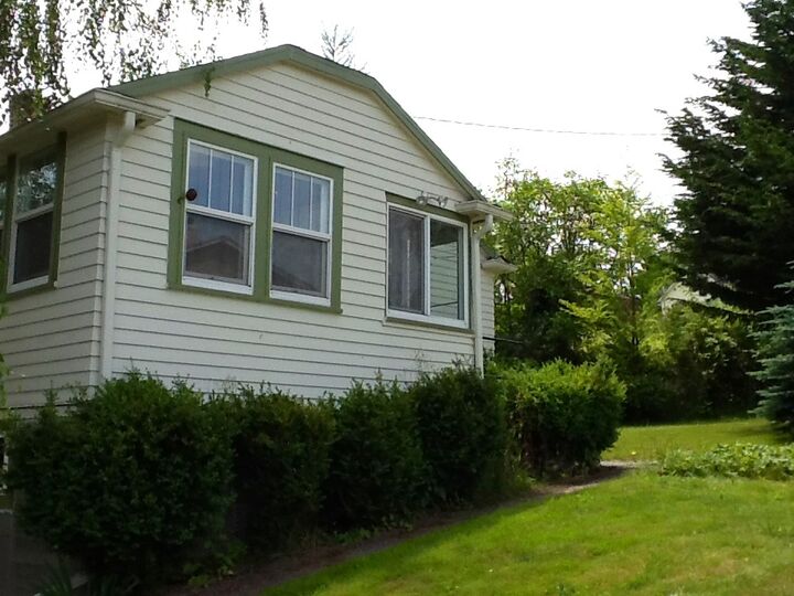 Property Photo:  10662 22nd Place S  WA 98168 