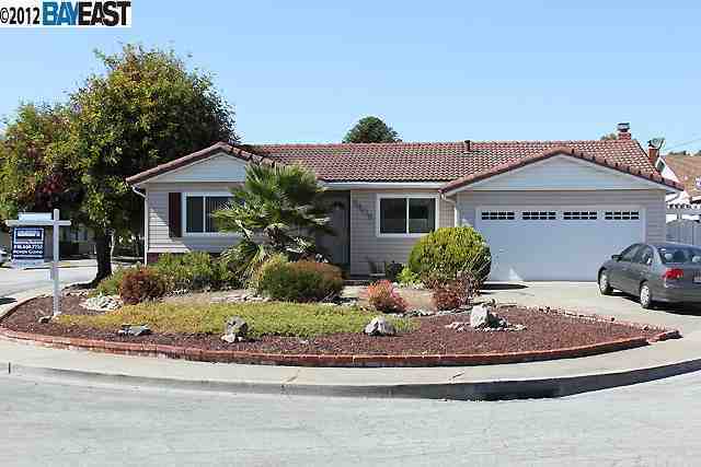 Property Photo:  5406 Clarendon Park Ct  CA 94538-3919 