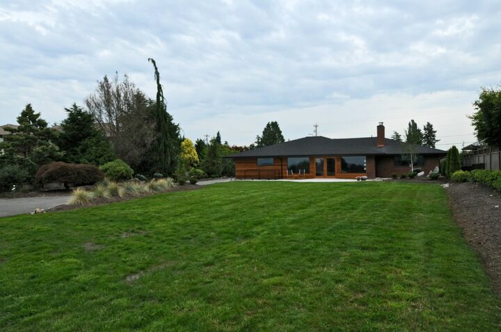 Property Photo:  428 Alverson Boulevard  WA 98201 