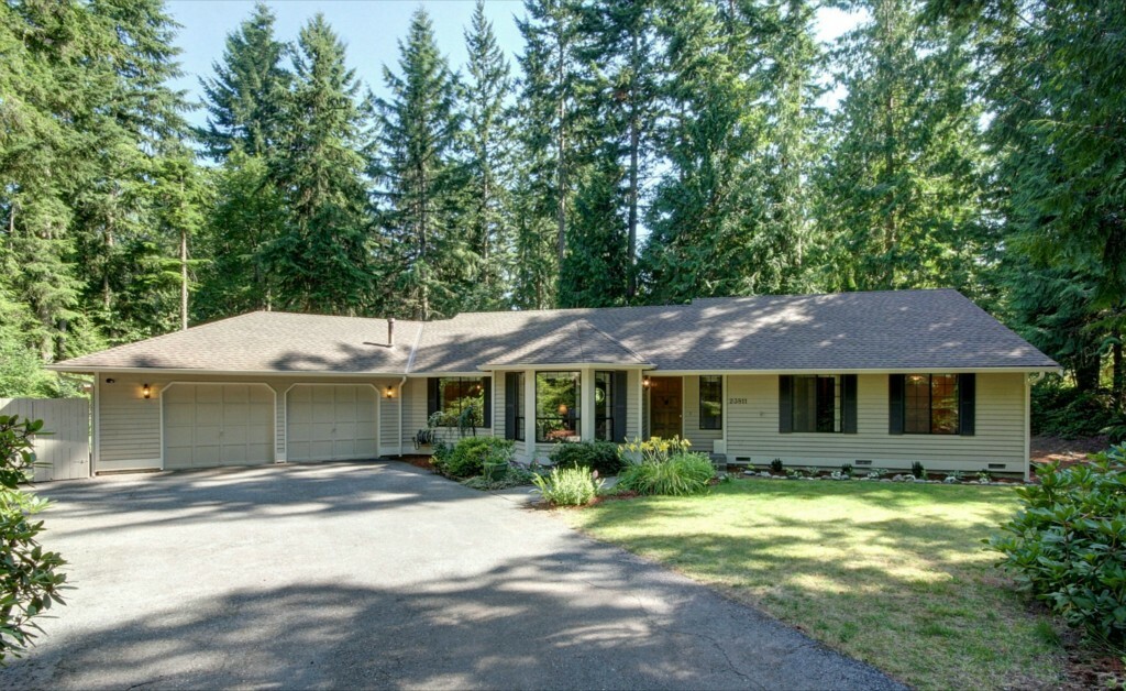 Property Photo:  23811 NE 75th St  WA 98053 