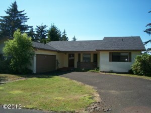 Property Photo:  420 NE Edgecliff Drive  OR 97394 