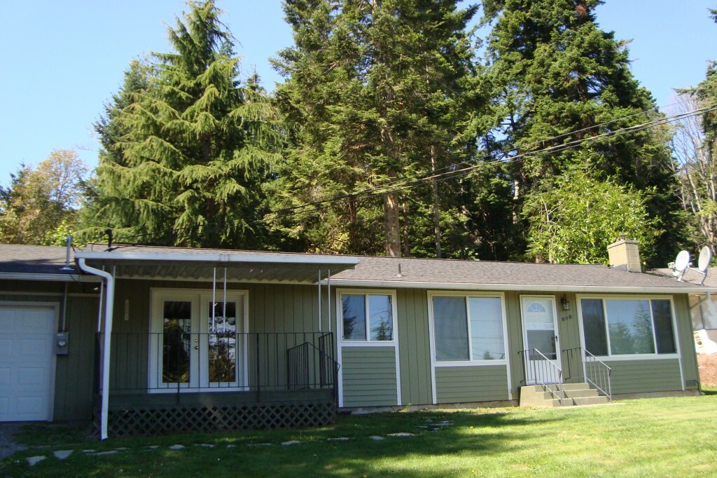 Property Photo: 808 Patricia Ann Dr WA 98282