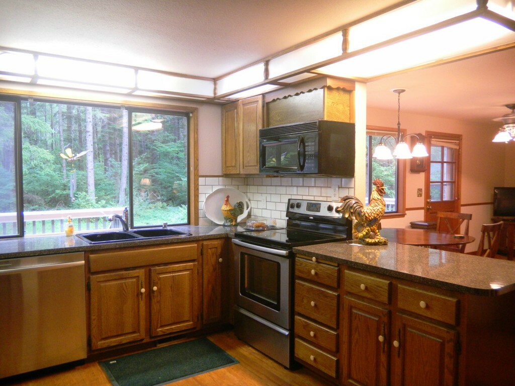 Property Photo: 42304 SE 168th St WA 98045