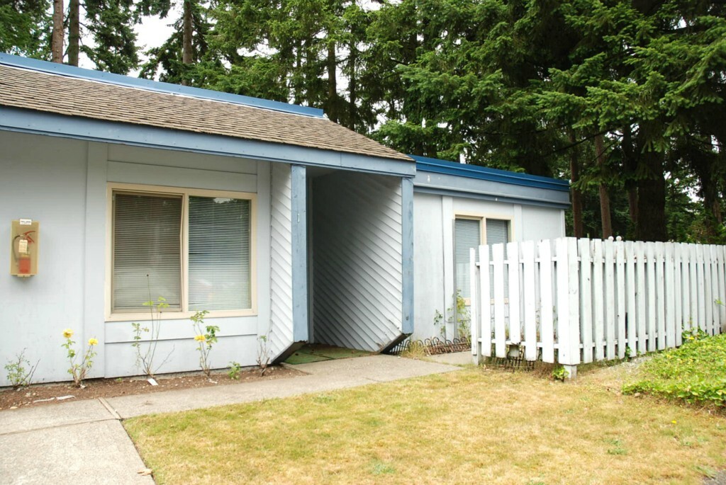 Property Photo: 4308 NE Sunset Blvd P1 WA 98059