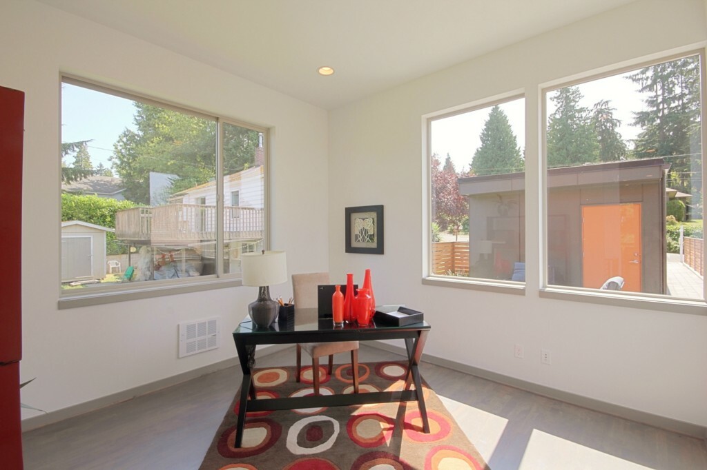 Property Photo:  818 NE 103rd St  WA 98125 