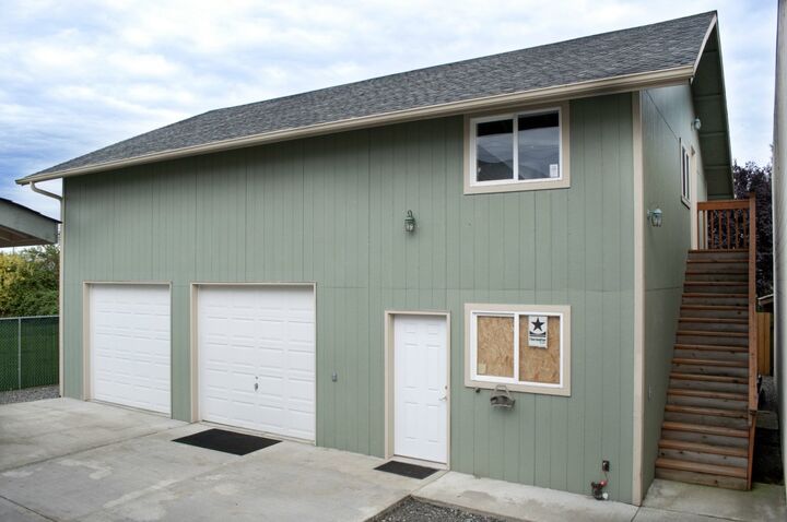 Property Photo: 208 G St SW WA 98001