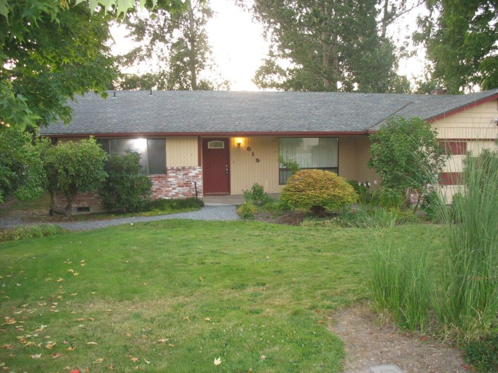 Property Photo:  515 Calistoga Street W  WA 98360 