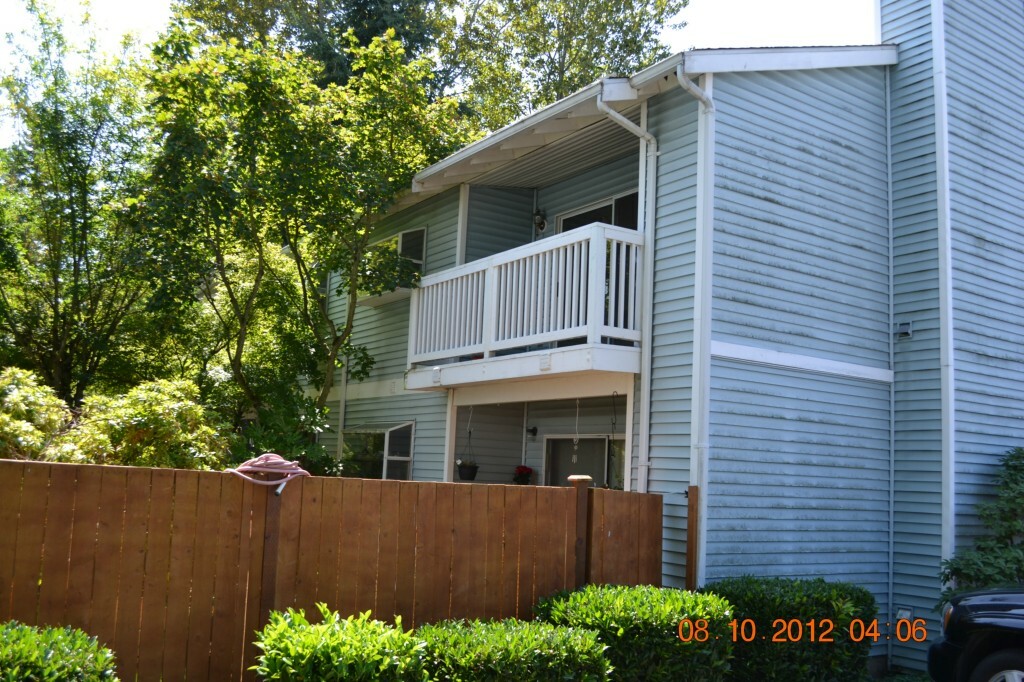 Property Photo: 10829 SE 172nd St C6 WA 98055