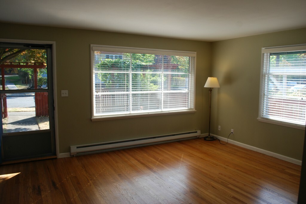 Property Photo:  7547 37th Ave NE  WA 98115 