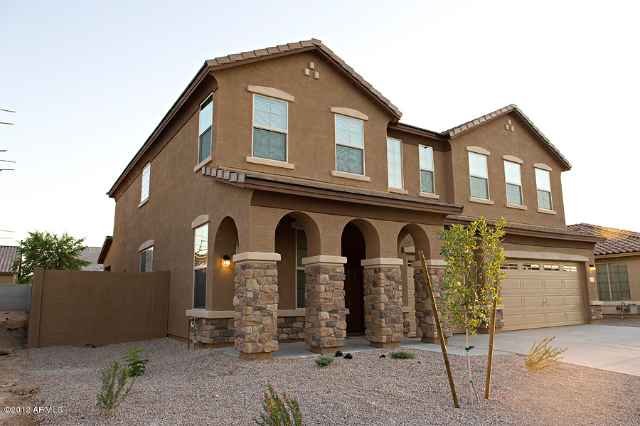 Property Photo: 2877 E Isaiah Avenue AZ 85298