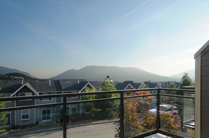 23300 SE Black Nugget Rd N4  Issaquah WA 98029 photo