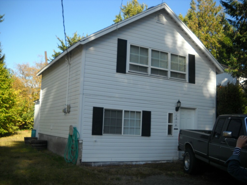 Property Photo: 1214 NE 123rd St WA 98125