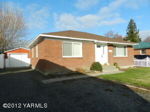 Property Photo: 1209 W Whatcom St WA 98903