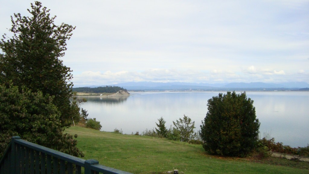 Property Photo: 891 East Camano Dr WA 98282