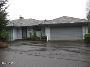 Property Photo: 1685 NE Regatta Way OR 97367