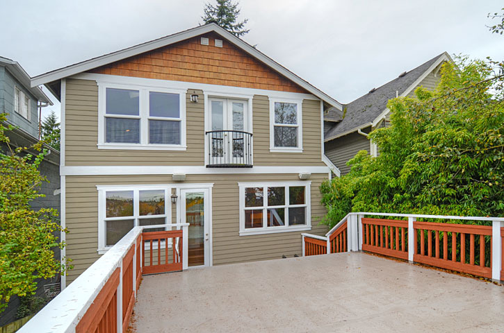 Property Photo:  152 NE 62 St  WA 98115 