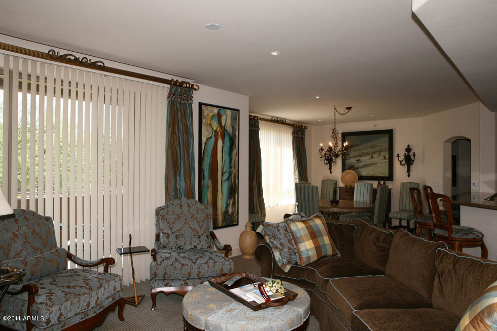 Property Photo:  15802 N 71st Street 210  AZ 85254 