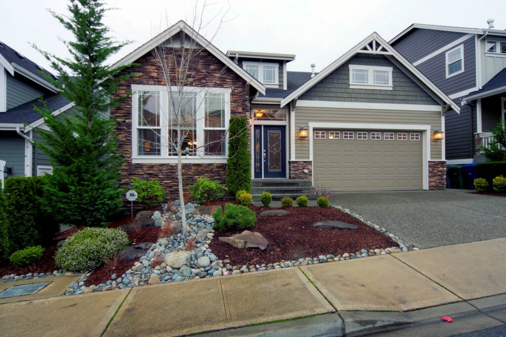 Property Photo:  3713 Smithers Ave S  WA 98055 