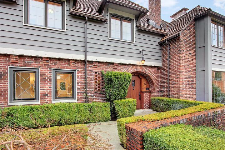 Property Photo: 321 36th Ave E WA 98112