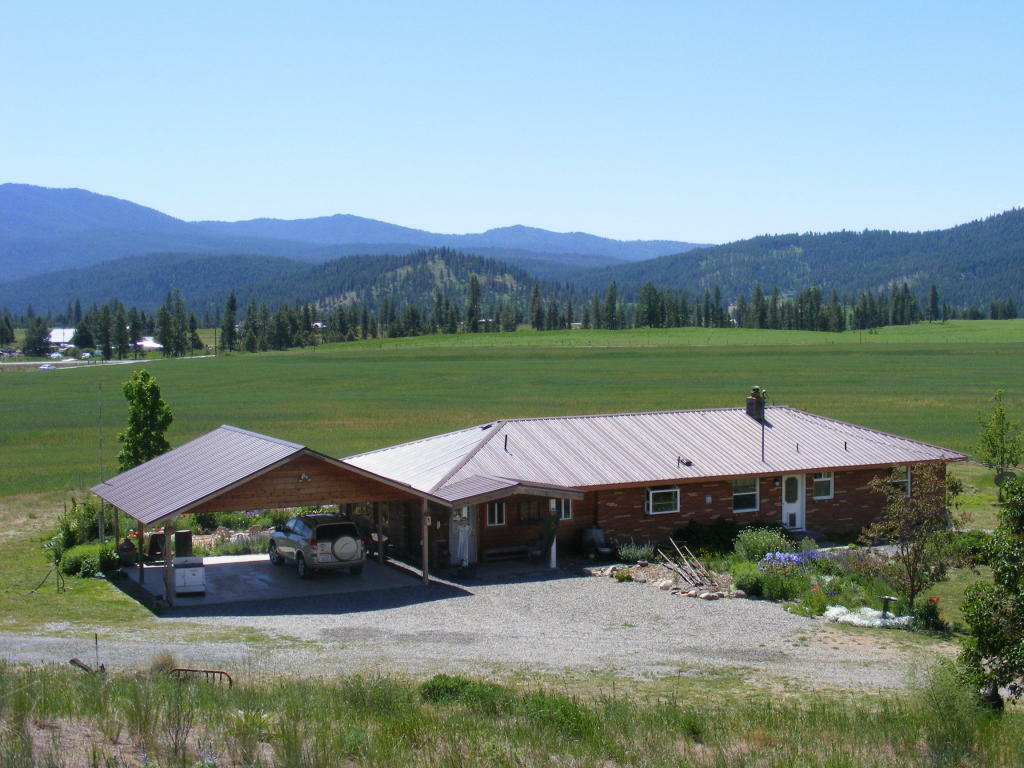 Property Photo:  732 Artman Gibson Rd  WA 99114 