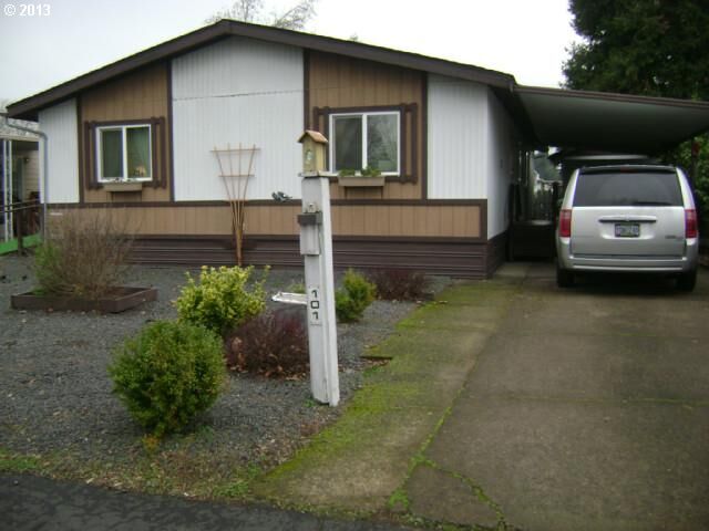 Property Photo:  1400 Candlelight Dr Sp101  OR 97402 