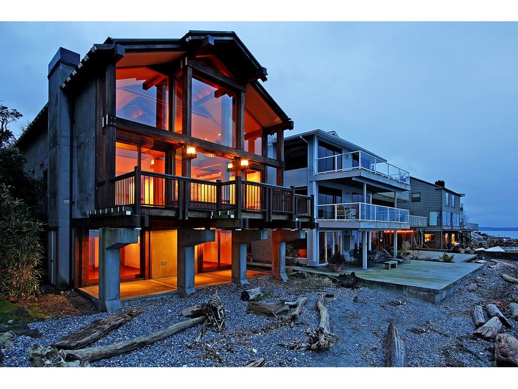 Property Photo:  3103 Alki Ave SW  WA 98116 