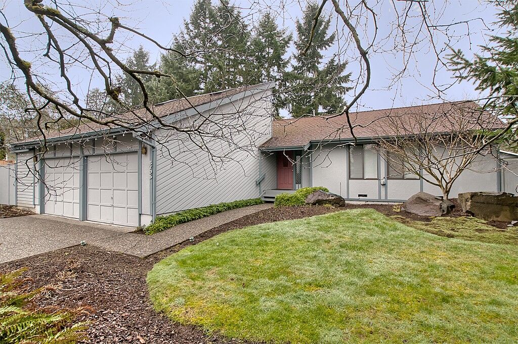 Property Photo: 6705 147th Ct NE WA 98052