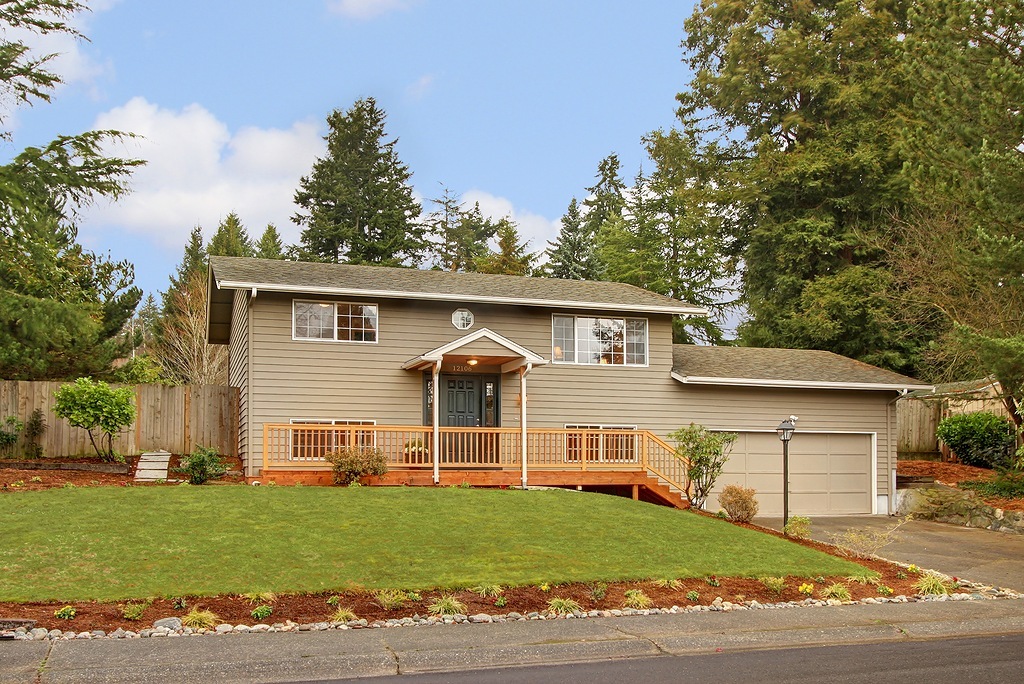 Property Photo:  12106 NE 134th St  WA 98034 