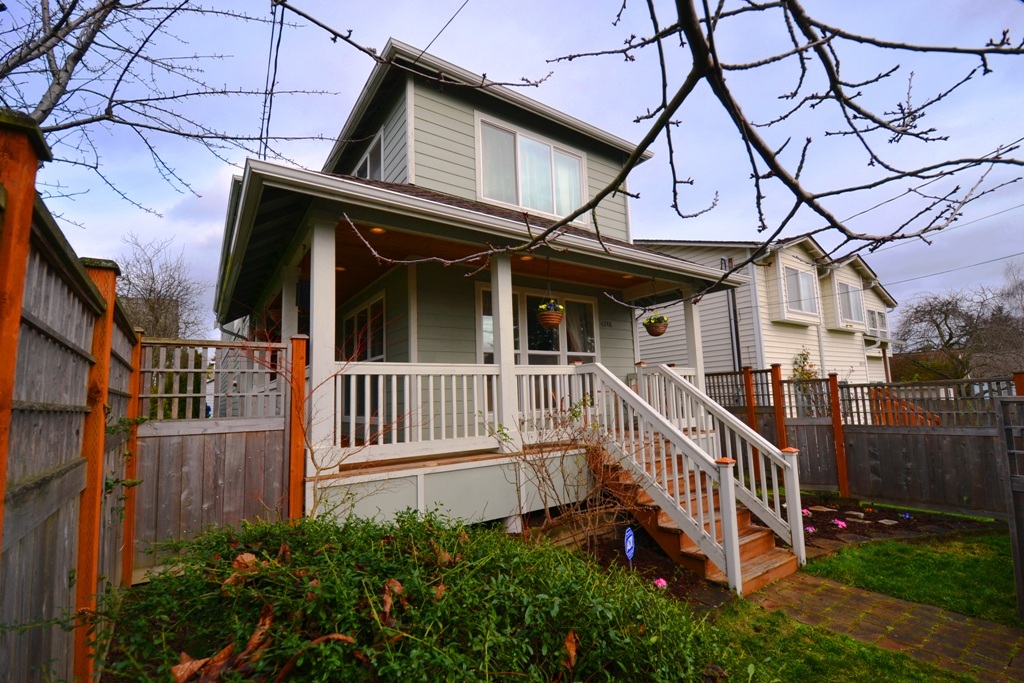 Property Photo: 4248 S Kenny St WA 98118