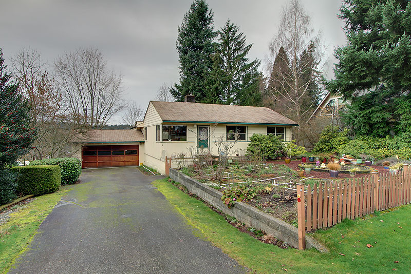 Property Photo:  24308 7th Ave W  WA 98021 