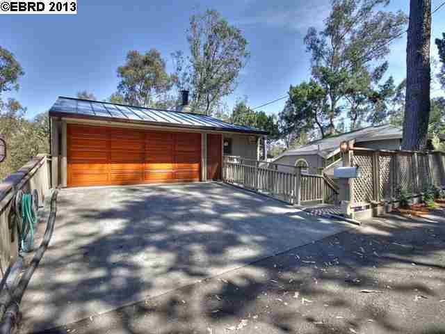 Property Photo:  6646 Pineneedle Dr  CA 94611-1010 