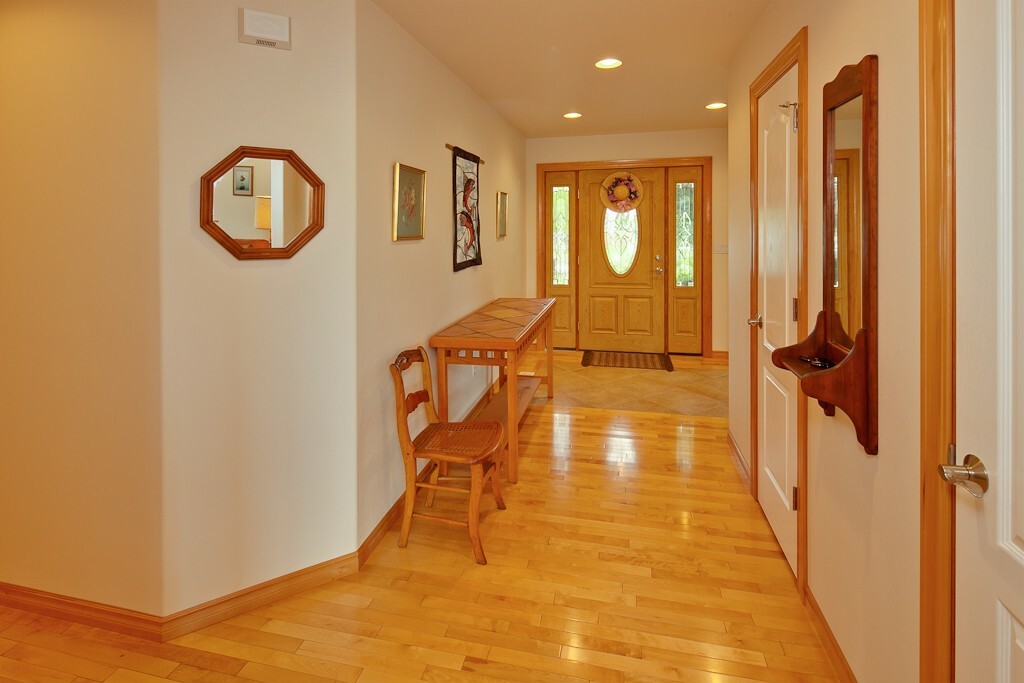 Property Photo: 852 W Park Dr WA 98264