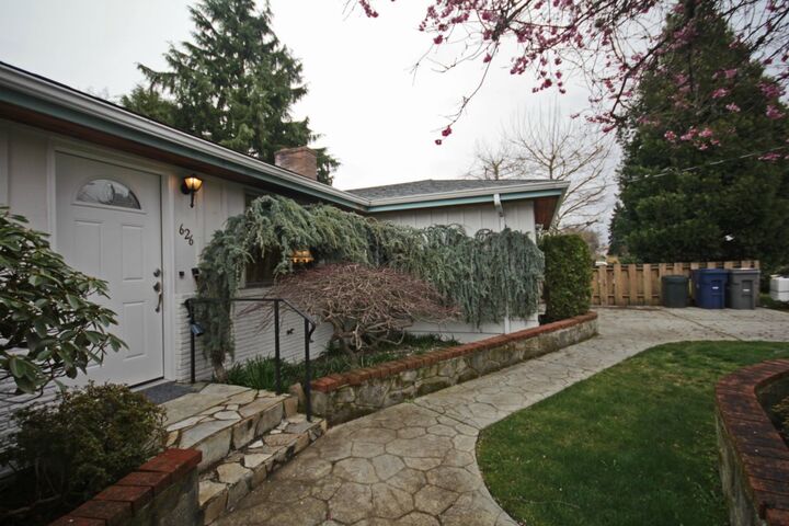Property Photo:  626 SW 134 St  WA 98146 