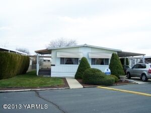 Property Photo: 903 N 34th Ave 23 WA 98902