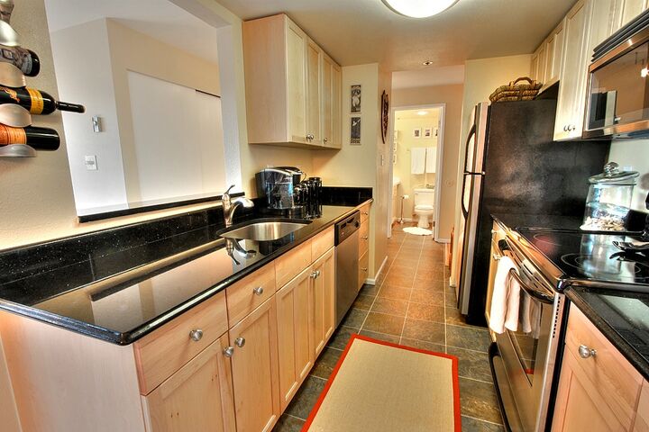 Property Photo:  1522 NE 175th St 308  WA 98155 