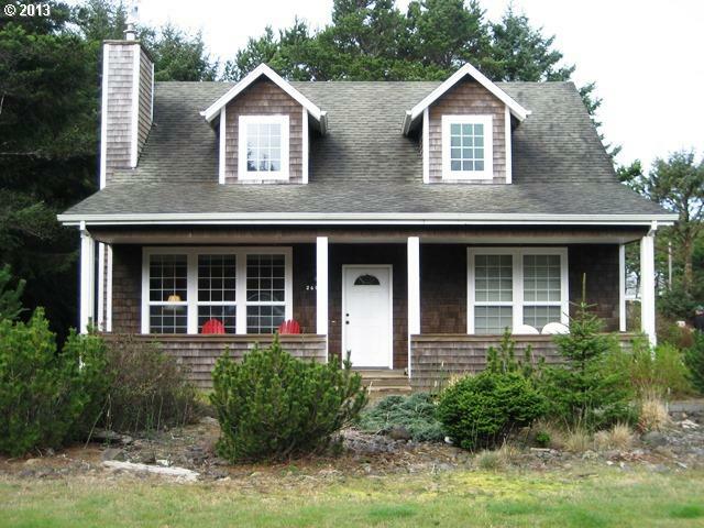 Property Photo: 26040 David Ave OR 97136
