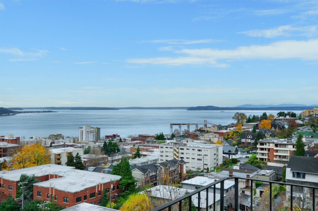 Property Photo:  1001 Queen Anne Ave N 704  WA 98109 